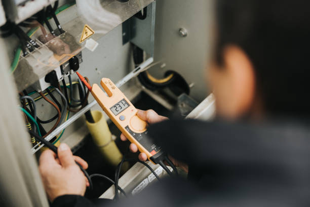 Best Affordable Emergency Electrician  in Windsor Heights, IA